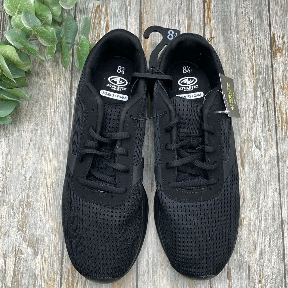 Mens Black Breathable Lightweight Shoes Size 8.5
